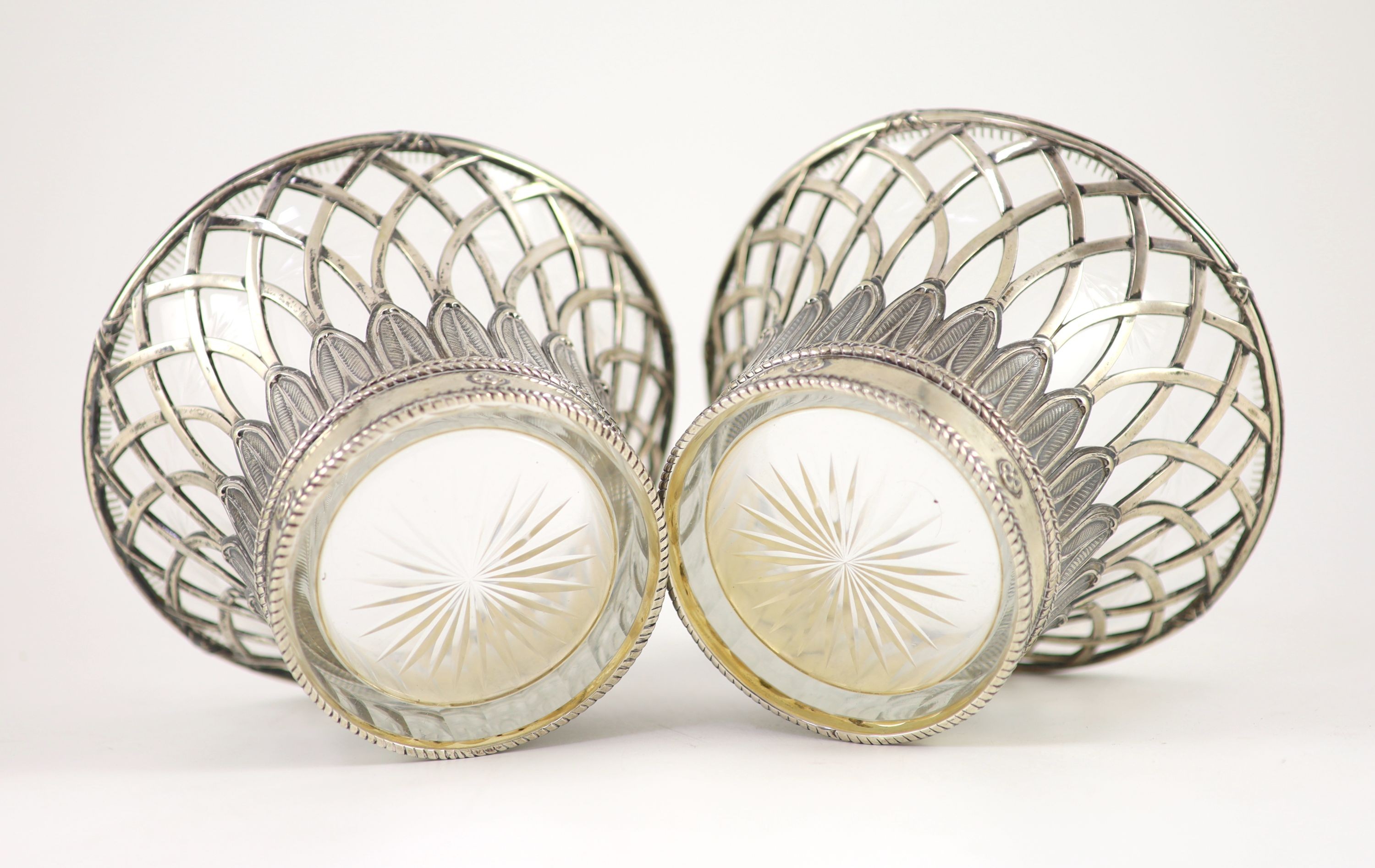 A pair of early 20th century Flemish Wolfer Freres silver plated fretwork flared bowls